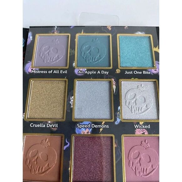 Disney Villains Eyeshadow Palette Evil Queen 12 shades Taste Beauty NEW - Picture 9 of 16